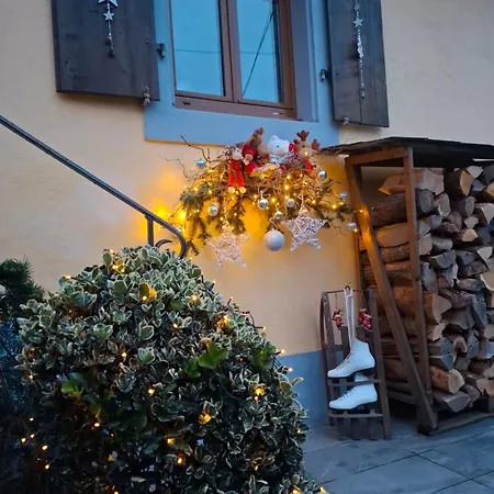 Maison Les Geraniums Parking Prive بيت للعطل